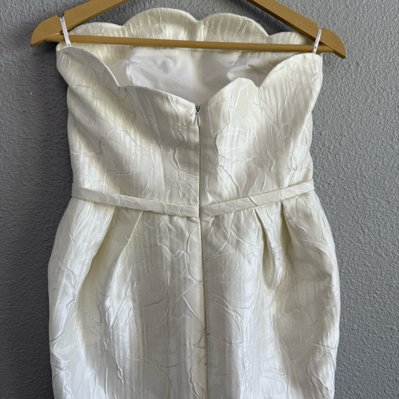 Lane JT Petal Strapless Dress Size Large NWT Bridal Petal Hem & Neckline - Picture 5 of 9